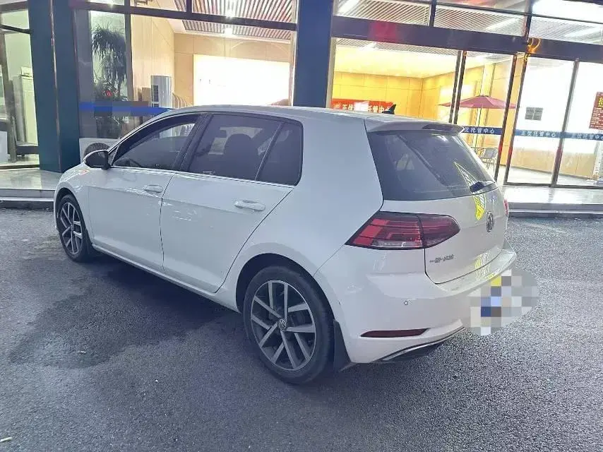 2020 VOLKSWAGEN GOLF thumbnail 4