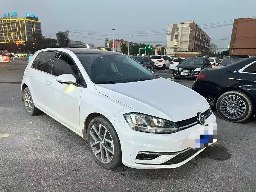 2020 VOLKSWAGEN GOLF thumbnail 3