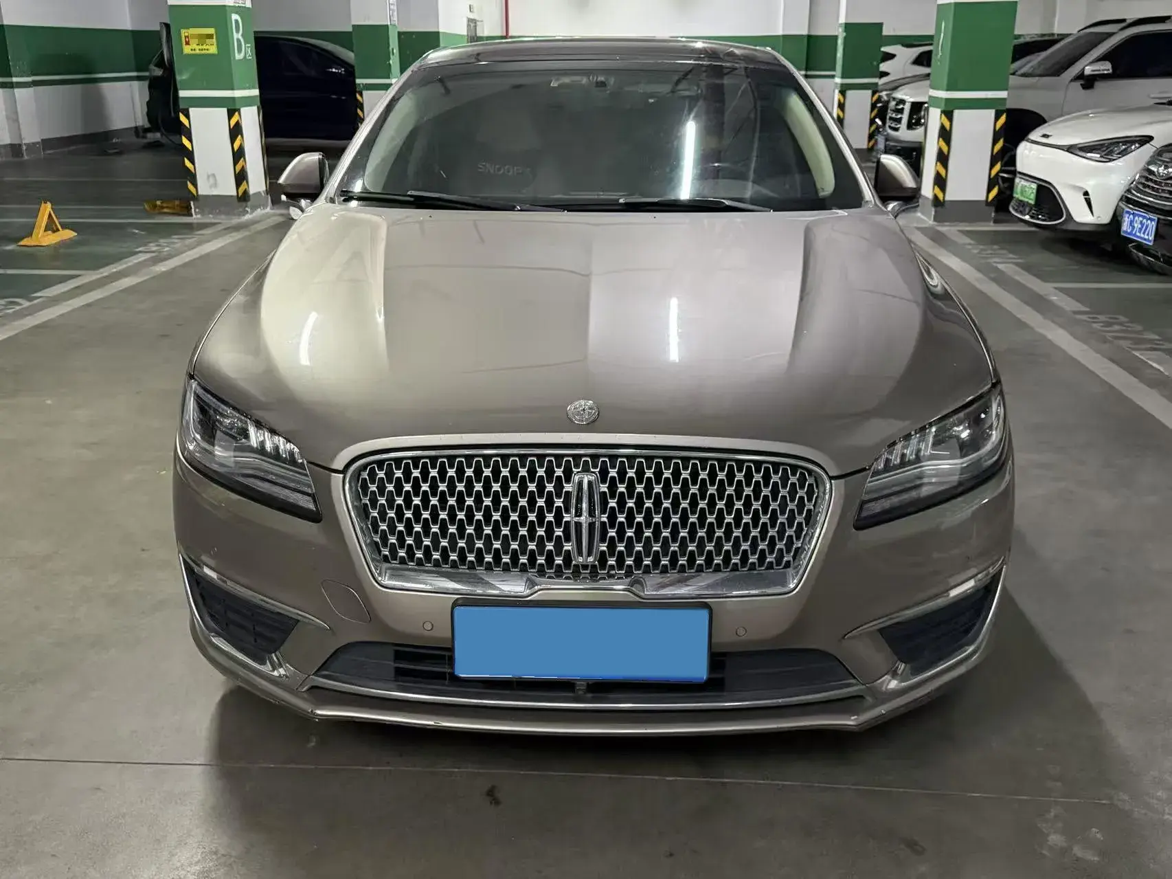 2019 LINCOLN MKZ thumbnail 2