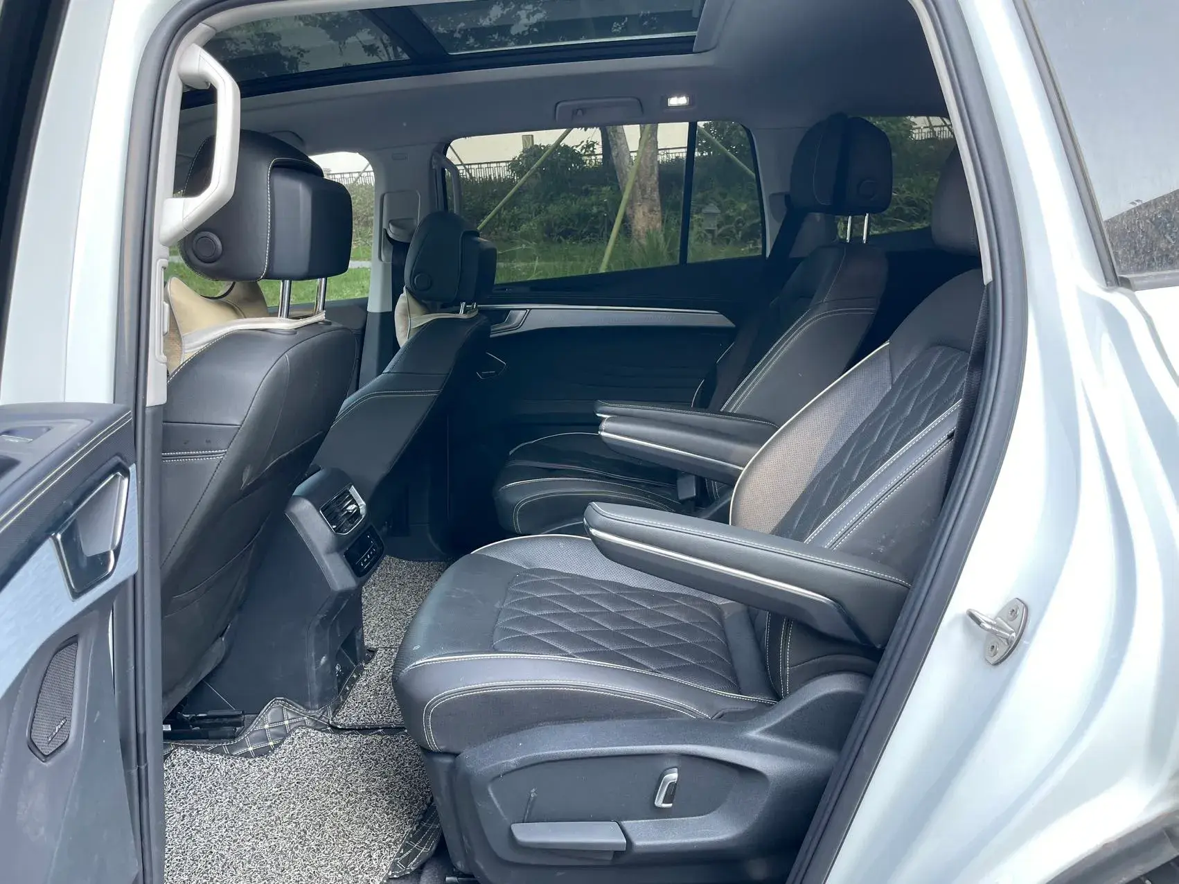 2022 VOLKSWAGEN TALAGON thumbnail 4