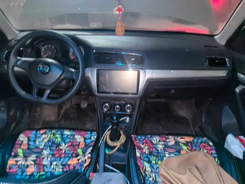 2017 VOLKSWAGEN LAVIDA thumbnail 3