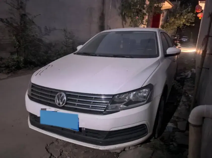 2017 VOLKSWAGEN LAVIDA view 1