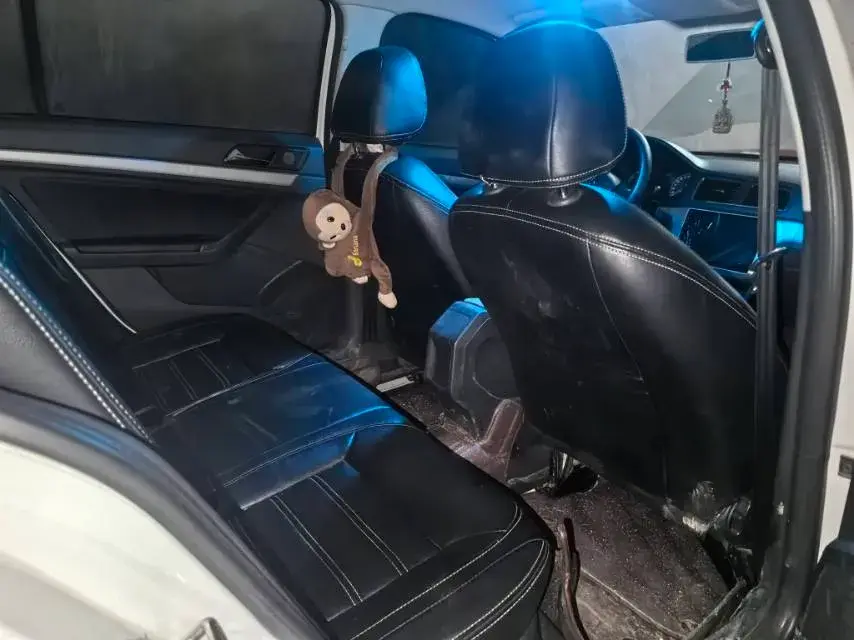 2017 VOLKSWAGEN LAVIDA thumbnail 4