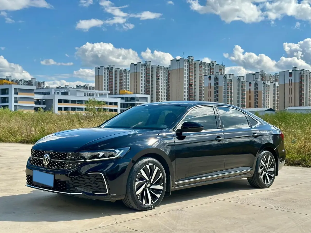 2022 Volkswagen Passat 2.0T 186HP L4 7DCT