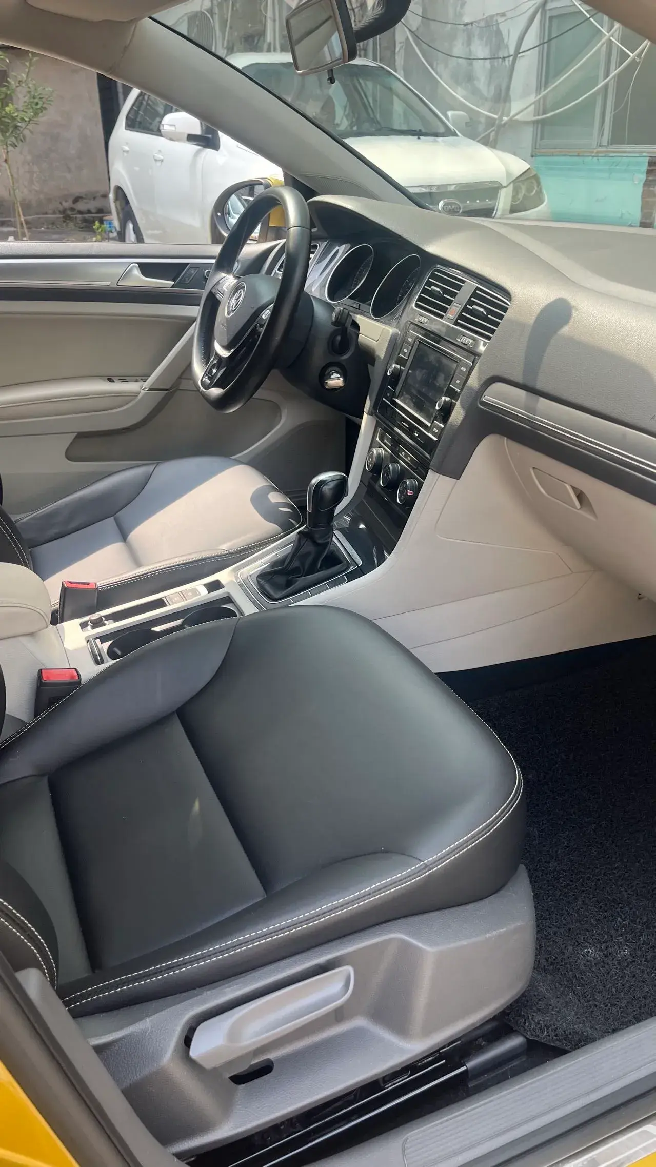 2018 VOLKSWAGEN GOLF thumbnail 4