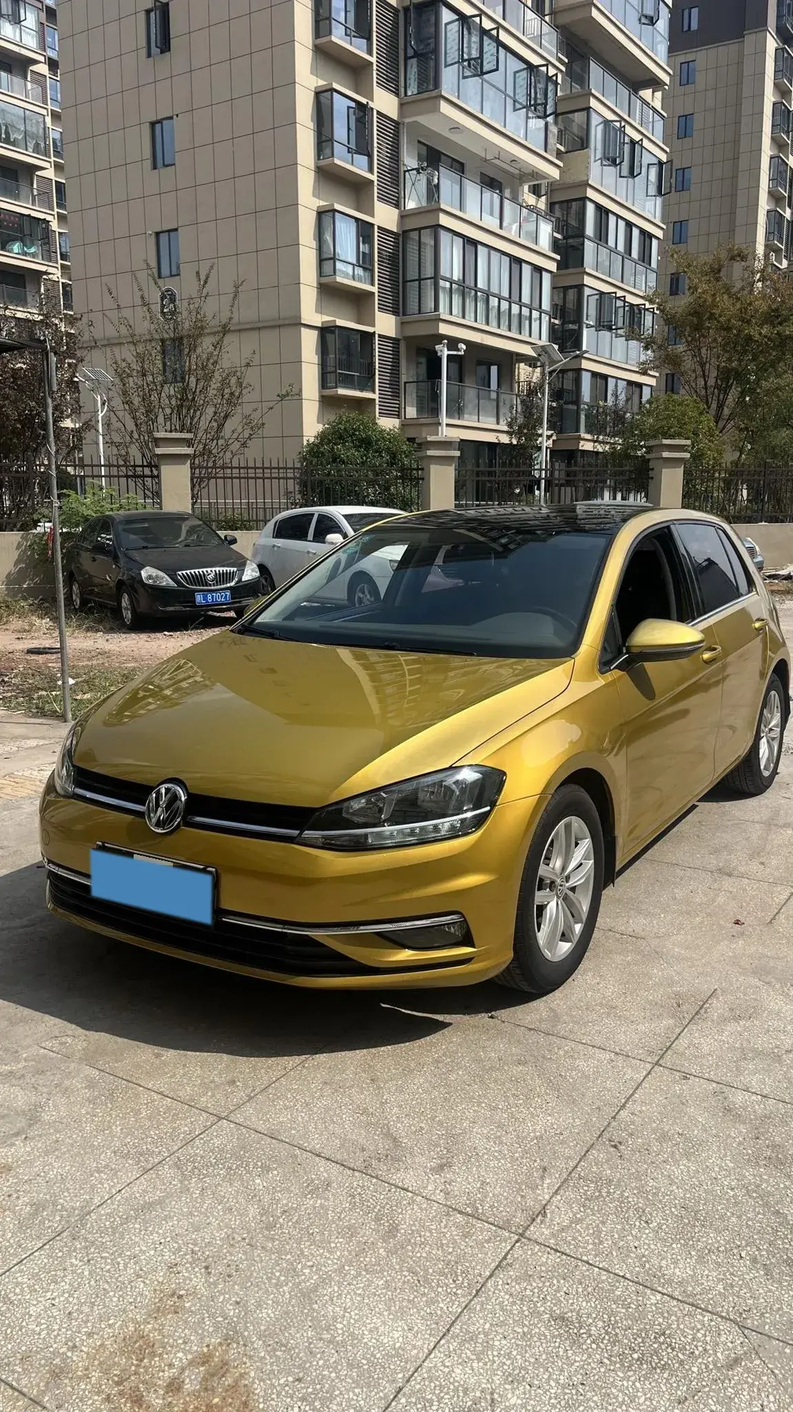 2018 VOLKSWAGEN GOLF view 1