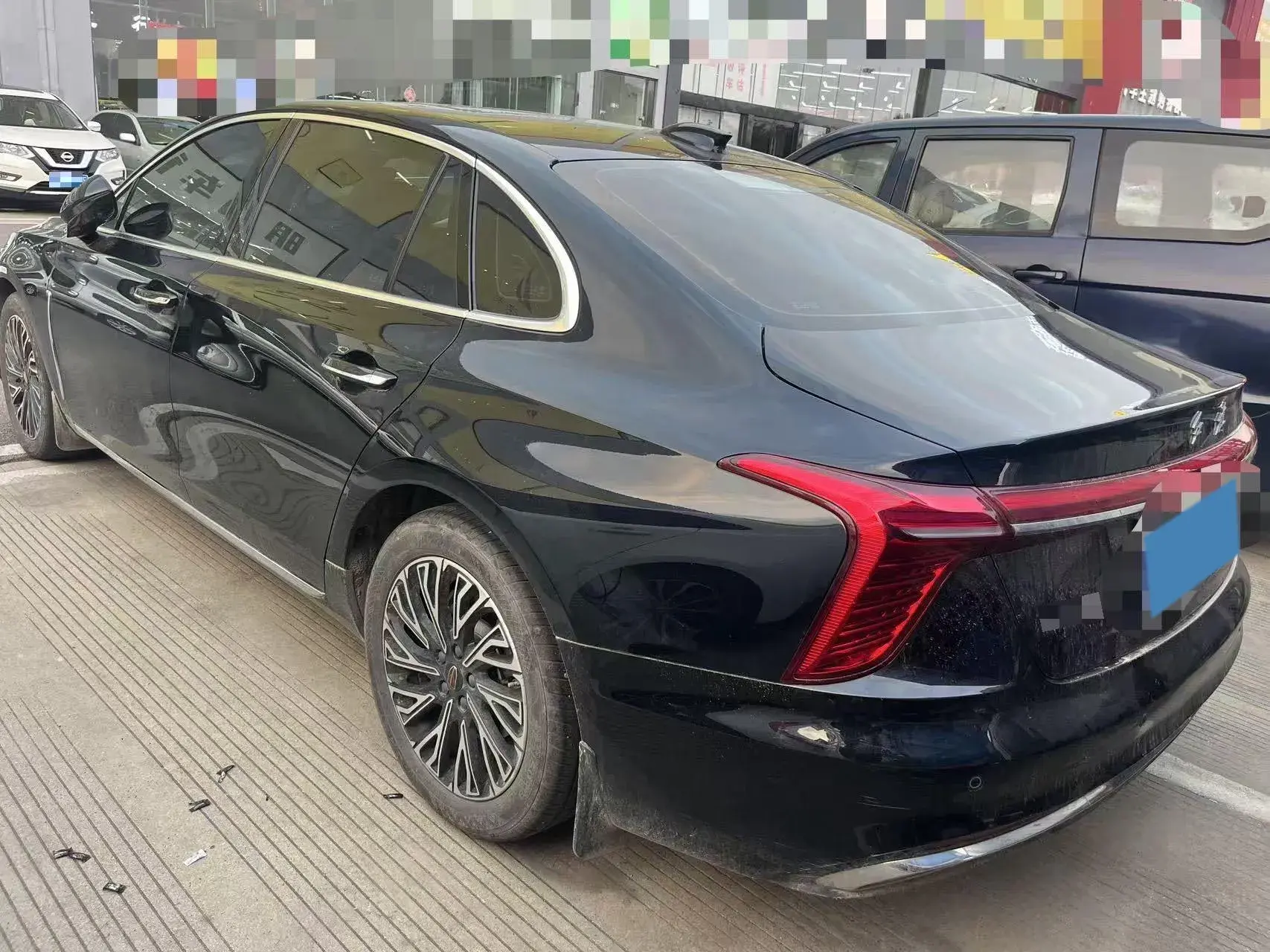 2023 HONGQI H5 thumbnail 3