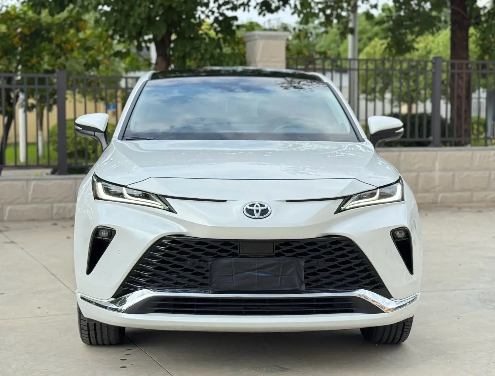 2023 TOYOTA VENZA thumbnail 2
