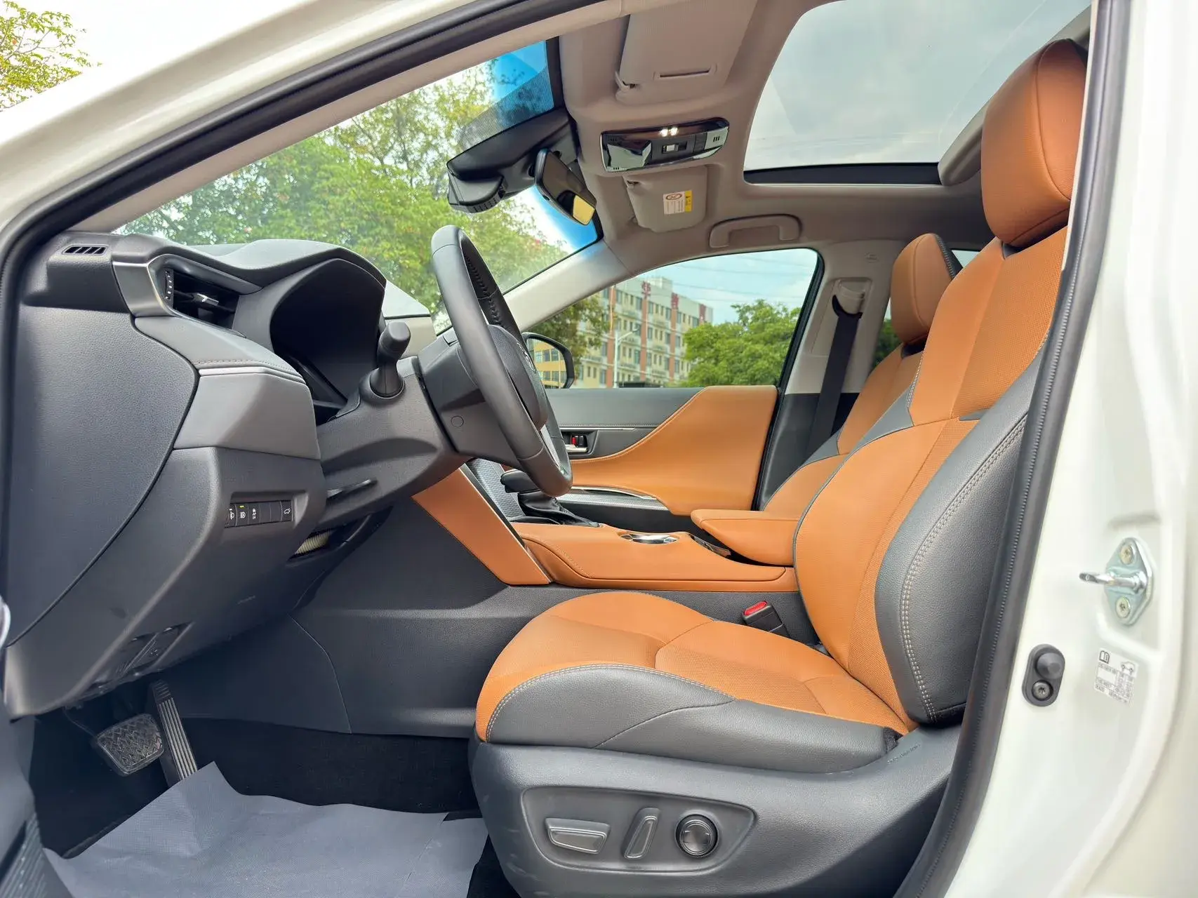 2023 TOYOTA VENZA thumbnail 4