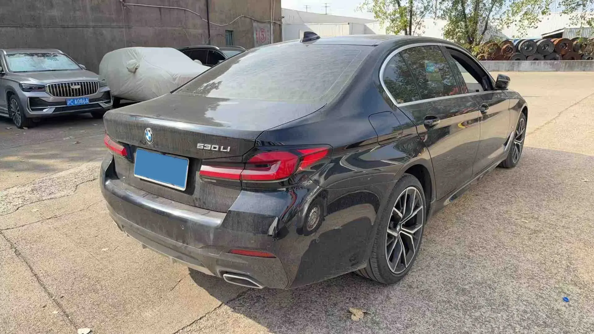 2022 BMW 5 thumbnail 3