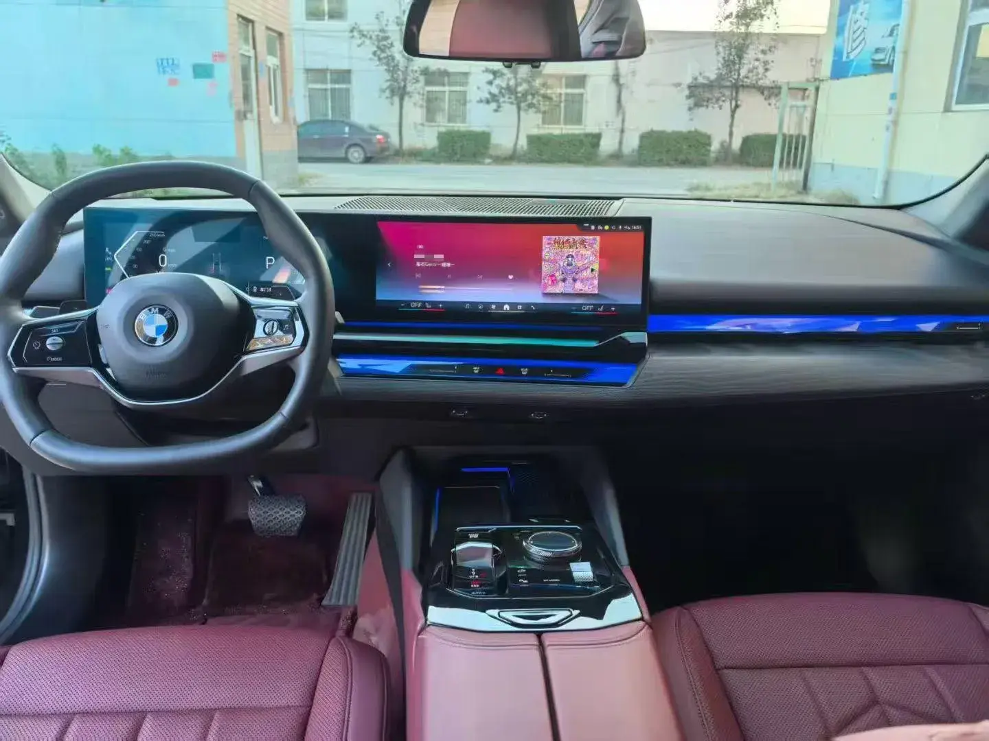 2024 BMW 5 thumbnail 3