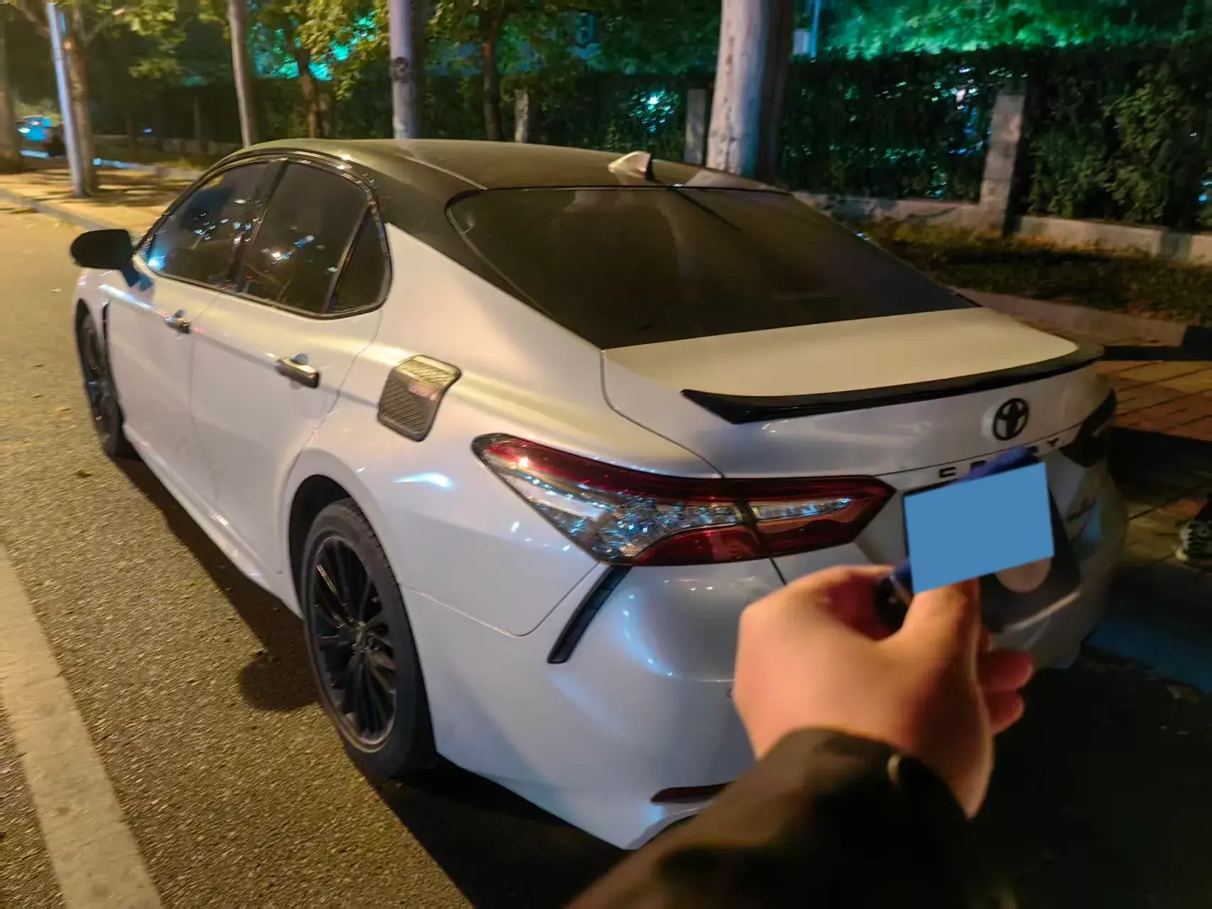 2018 TOYOTA CAMRY thumbnail 2