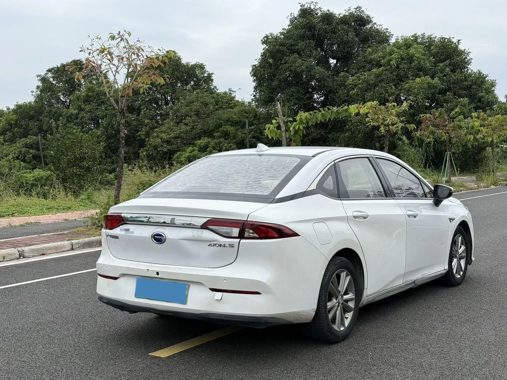 2019 AION S thumbnail 4