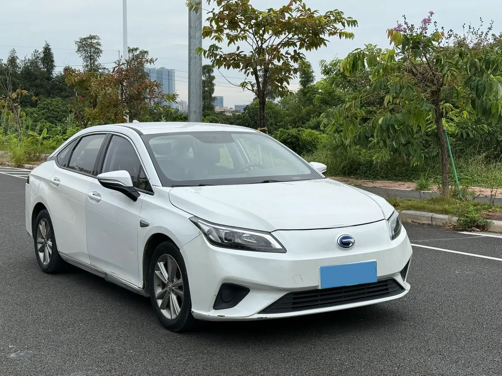 2019 AION S thumbnail 3