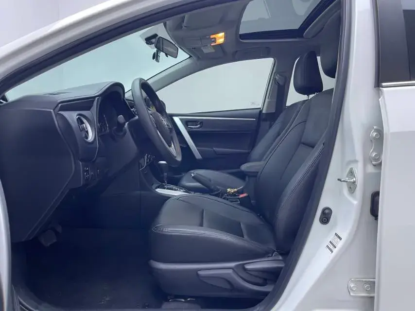 2017 TOYOTA COROLLA thumbnail 2