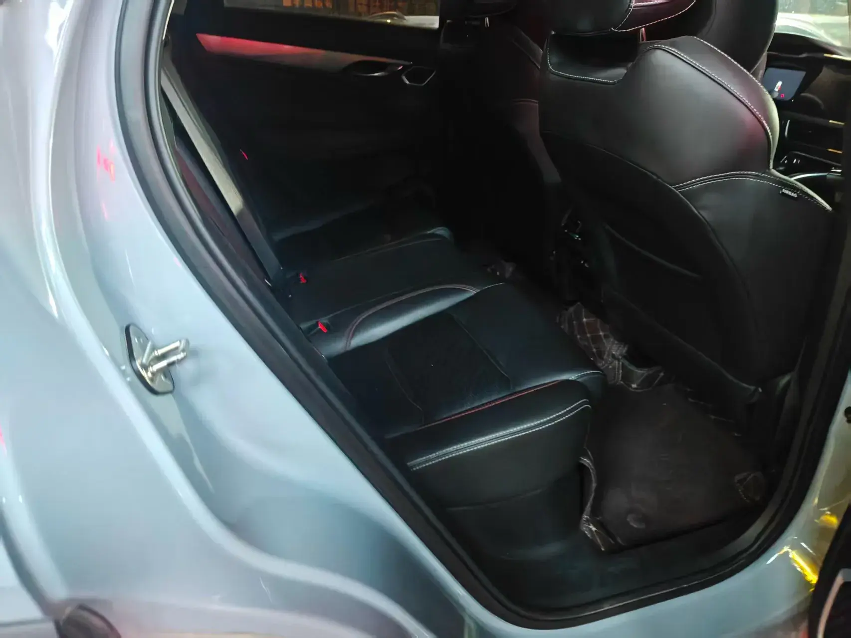 2021 GEELY TUGELLA thumbnail 3