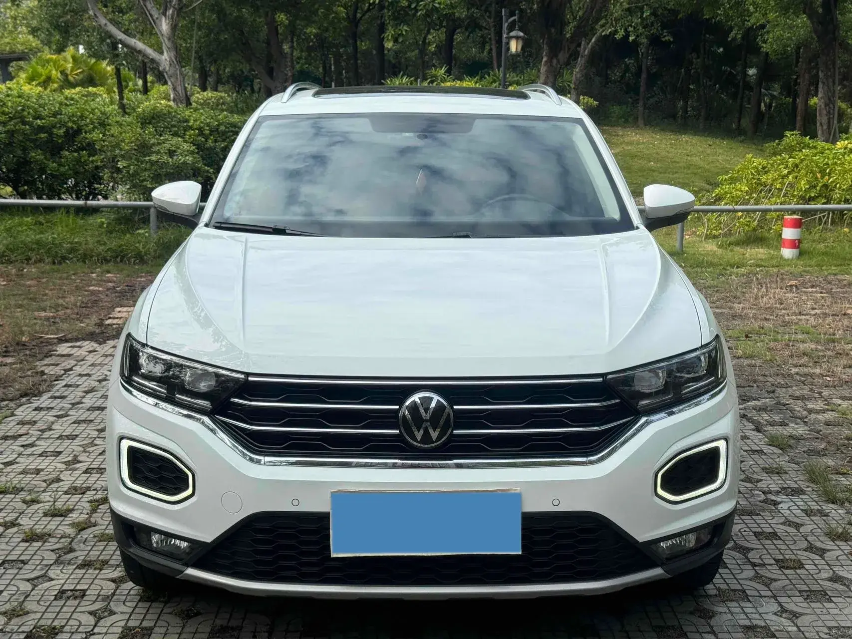 2022 VOLKSWAGEN T-ROC thumbnail 2