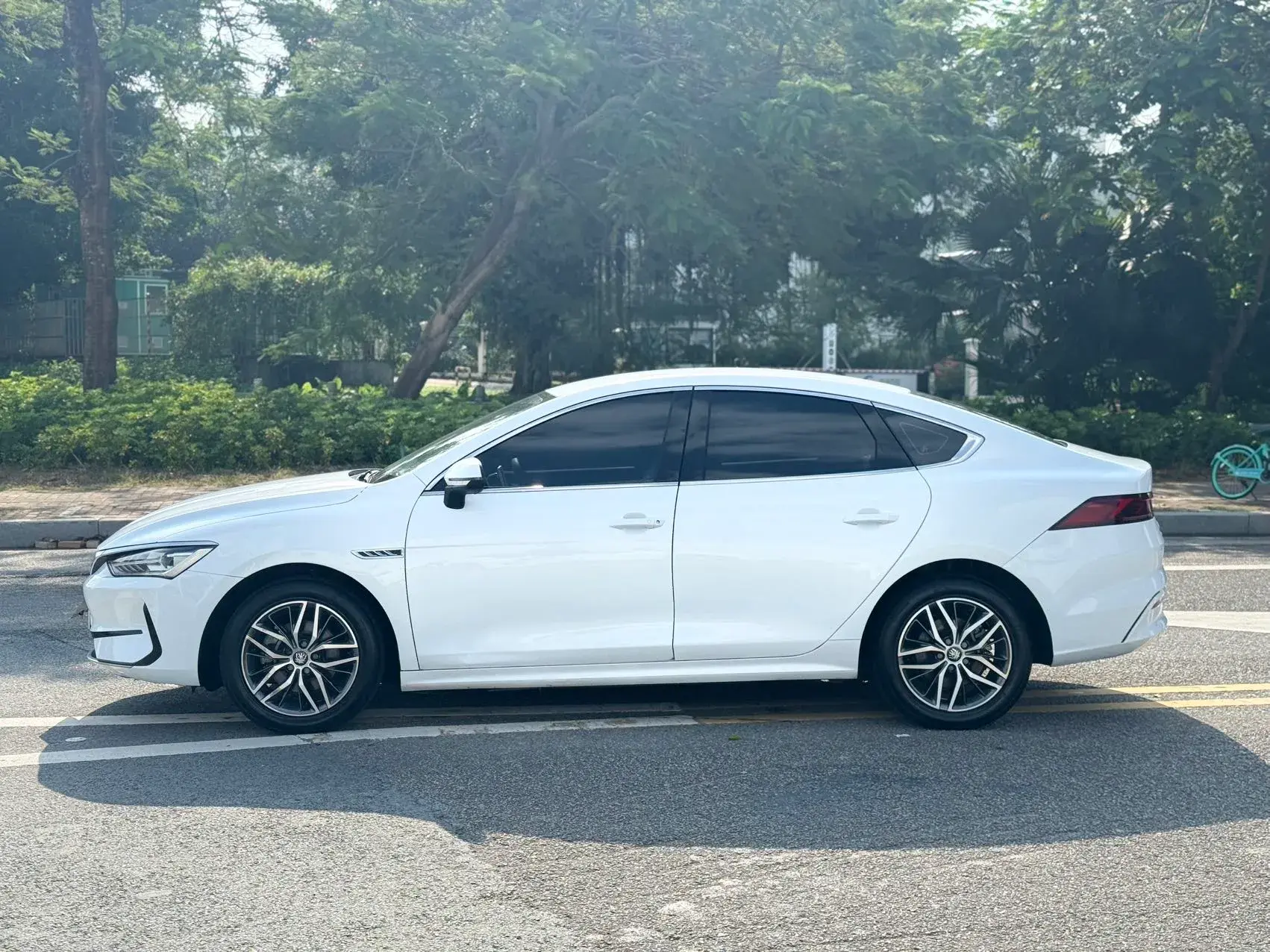 2023 BYD QIN thumbnail 3