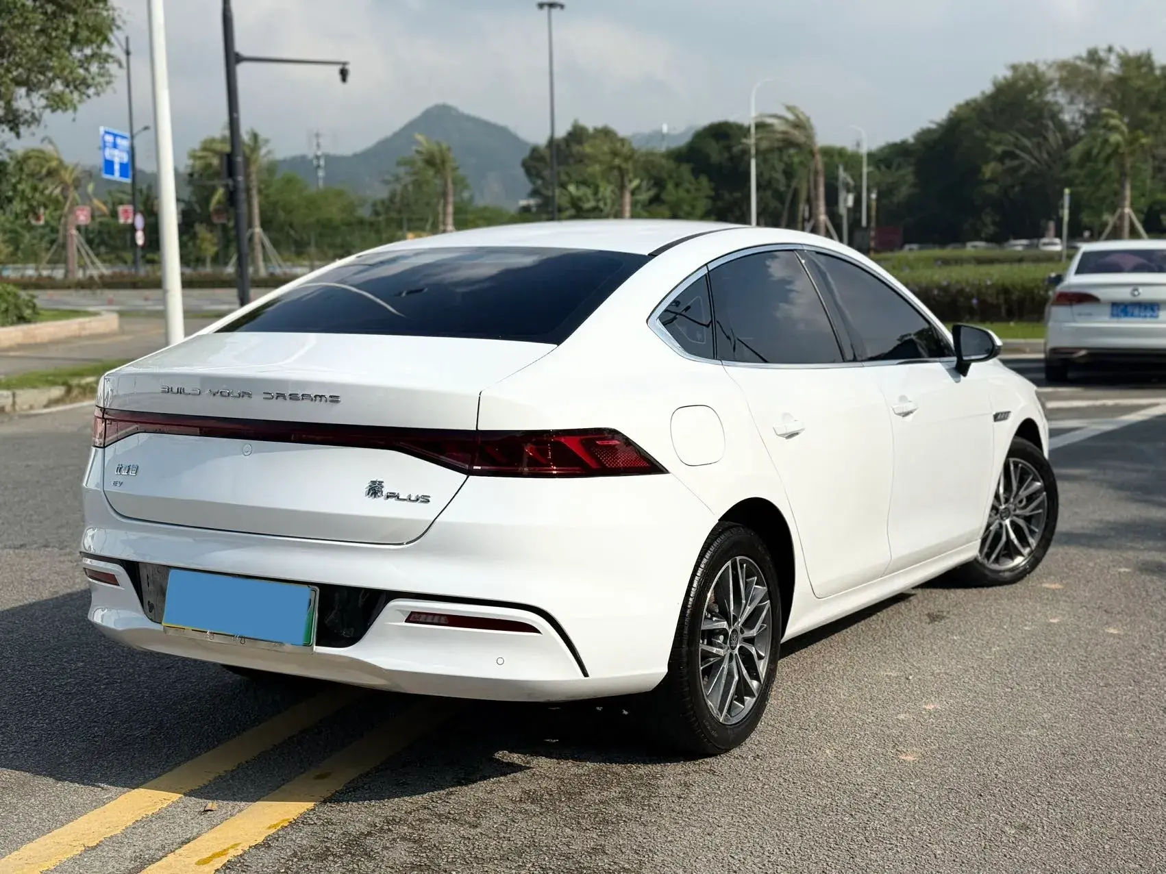 2023 BYD QIN thumbnail 4