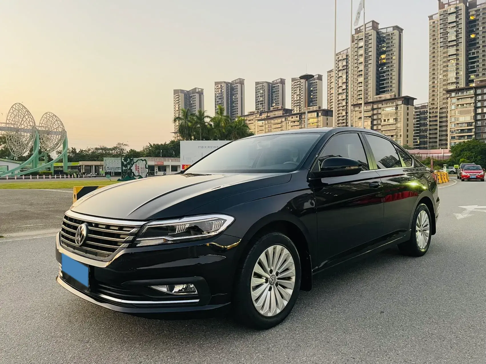 2018 VOLKSWAGEN LAVIDA view 1