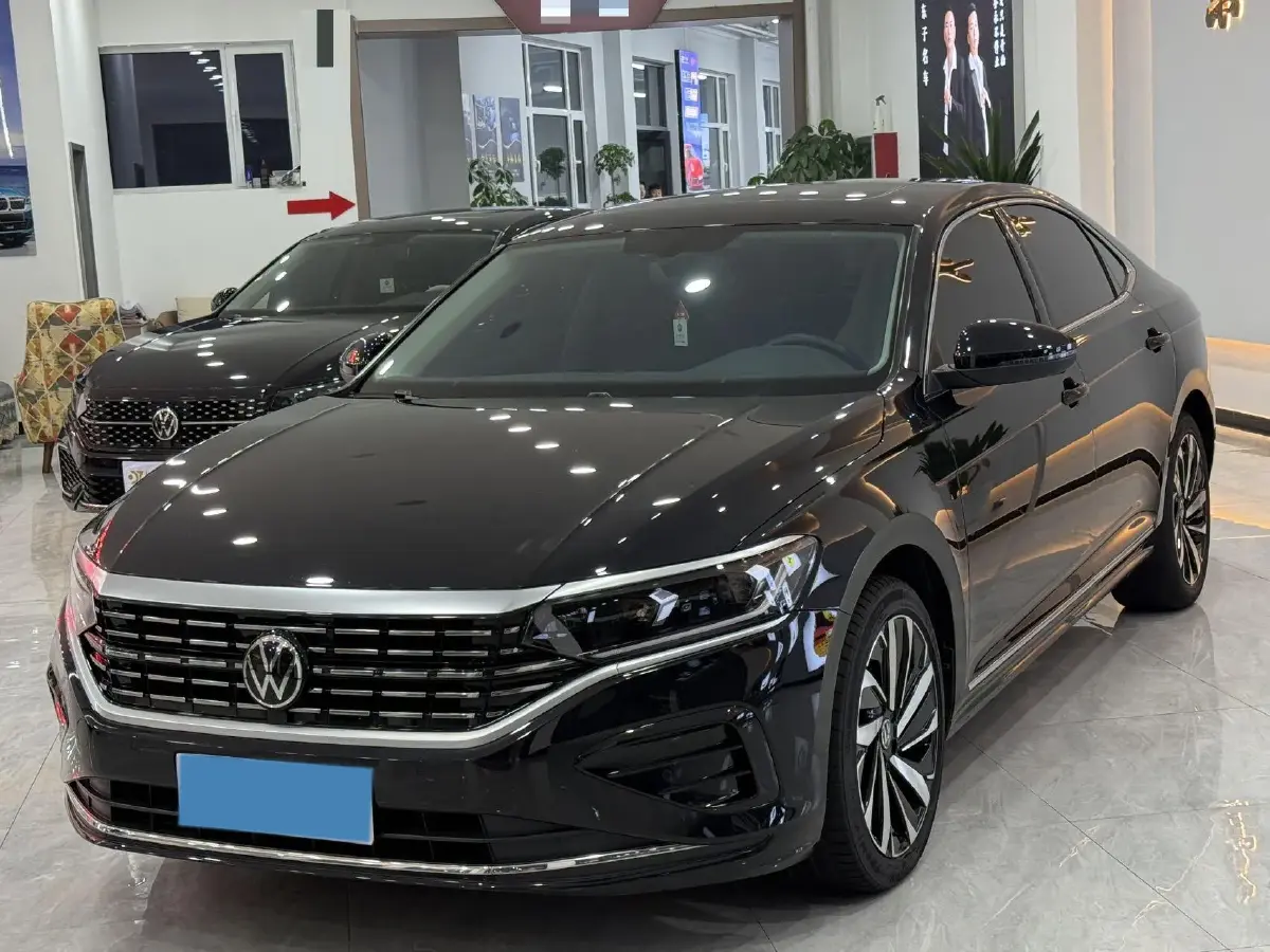 2023 Volkswagen Passat 2.0T 186HP L4 7DCT