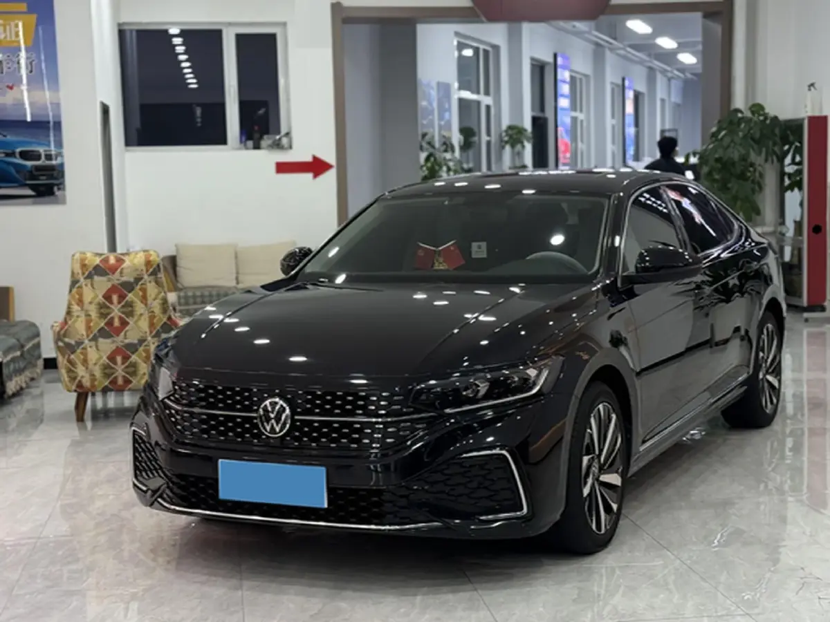 2022 Volkswagen Passat 2.0T 186HP L4 7DCT