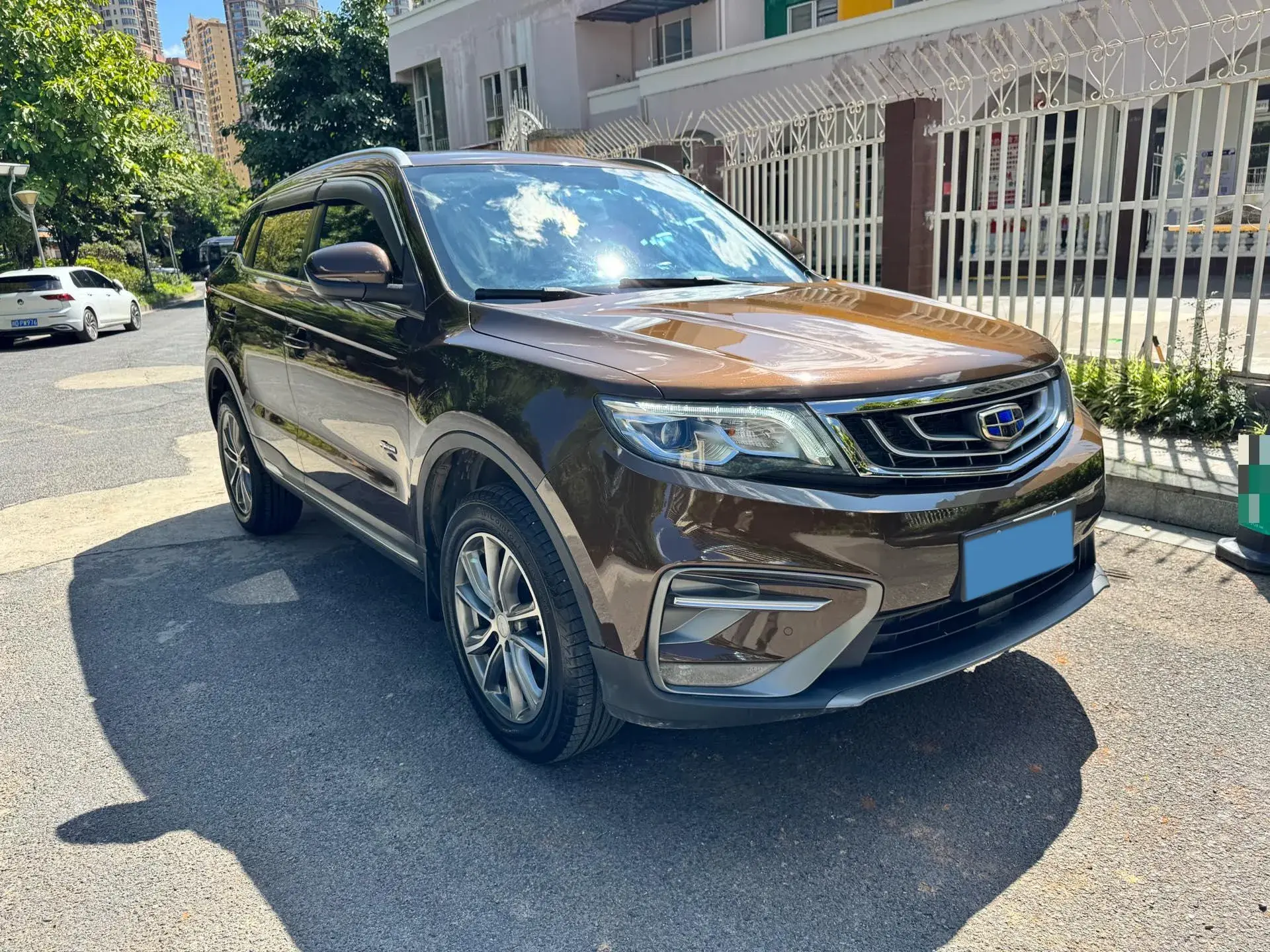 2018 GEELY AZKARRA thumbnail 3