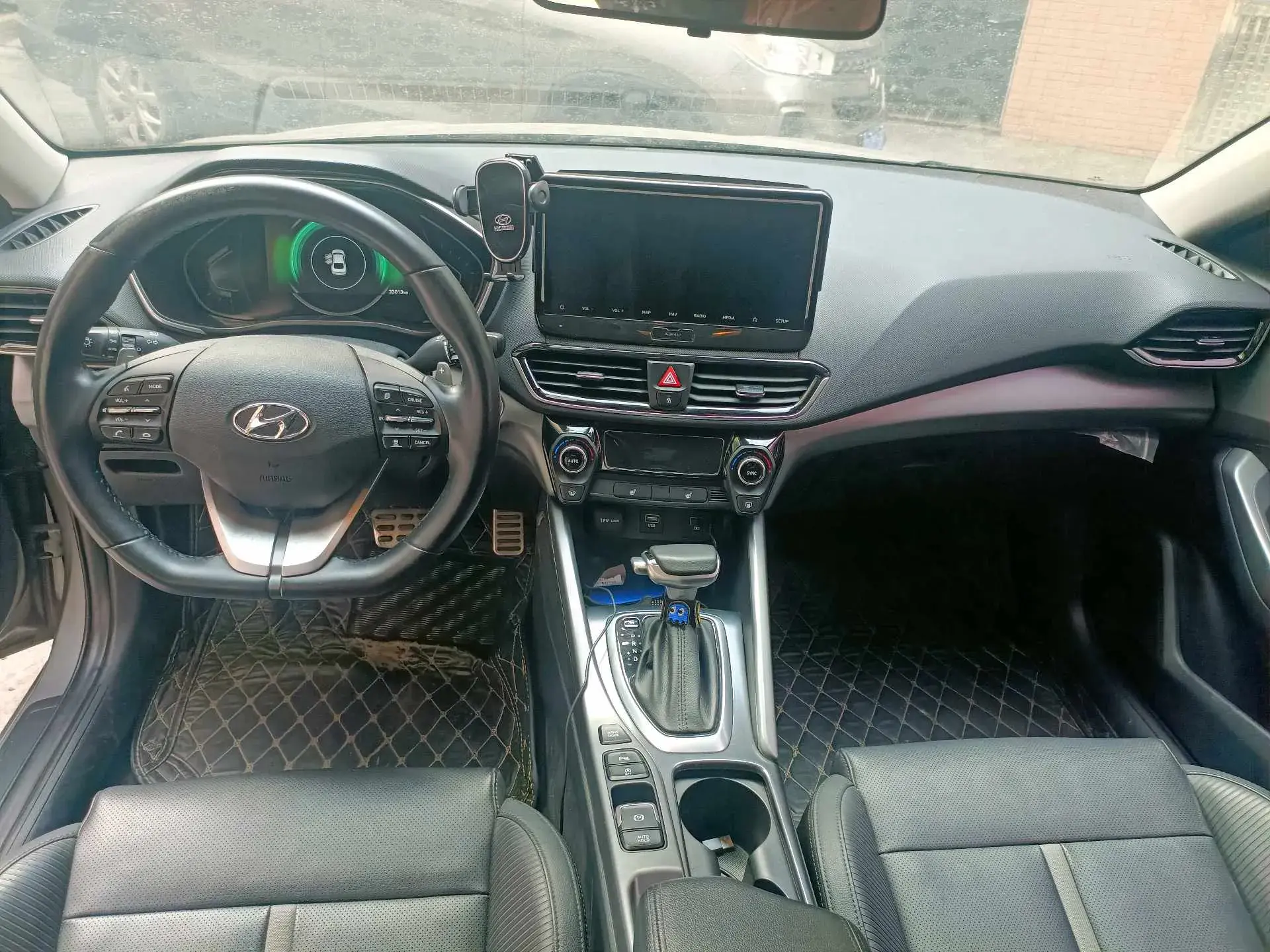 2019 HYUNDAI LA thumbnail 4