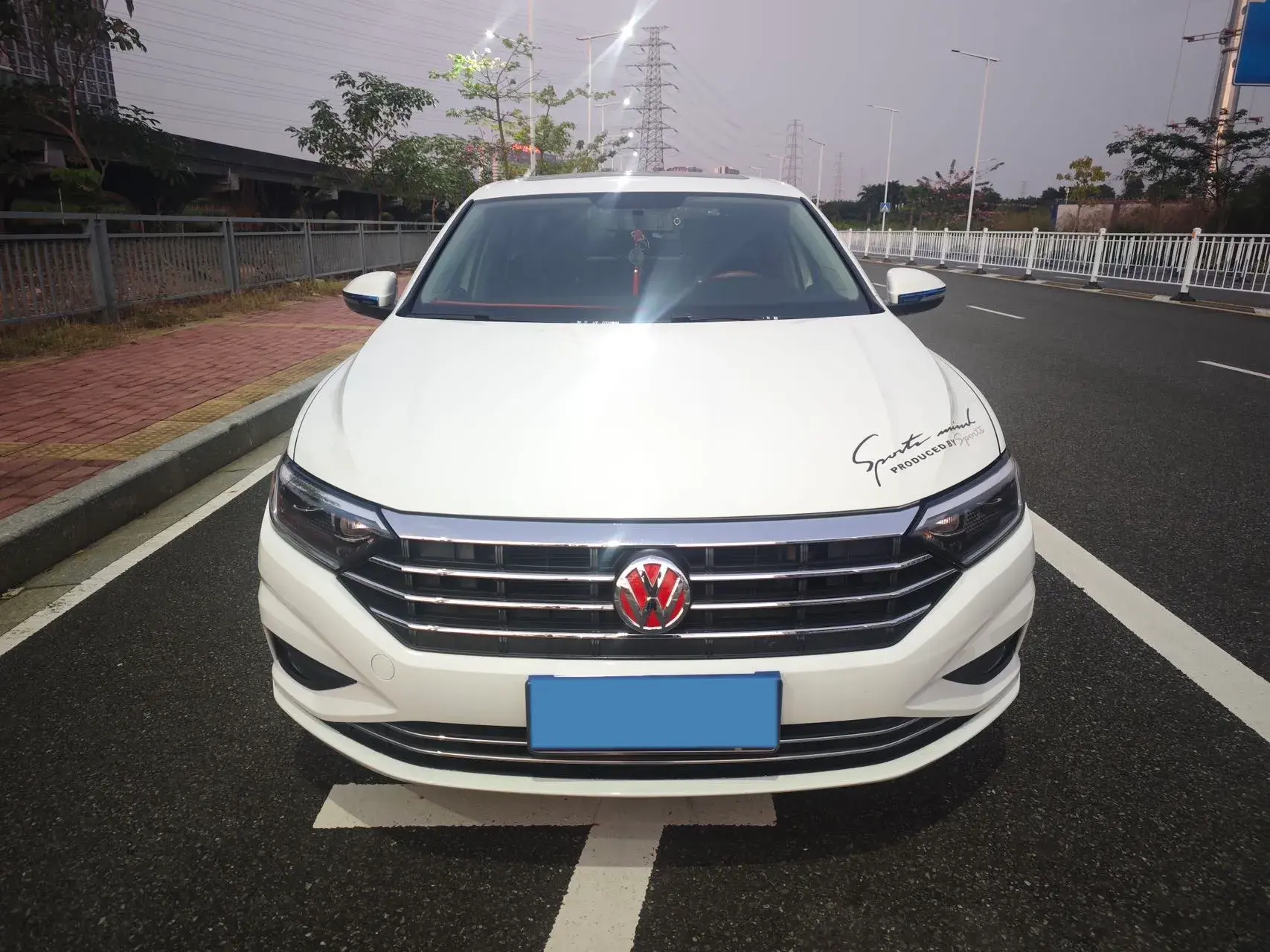 2019 VOLKSWAGEN SAGITAR thumbnail 2