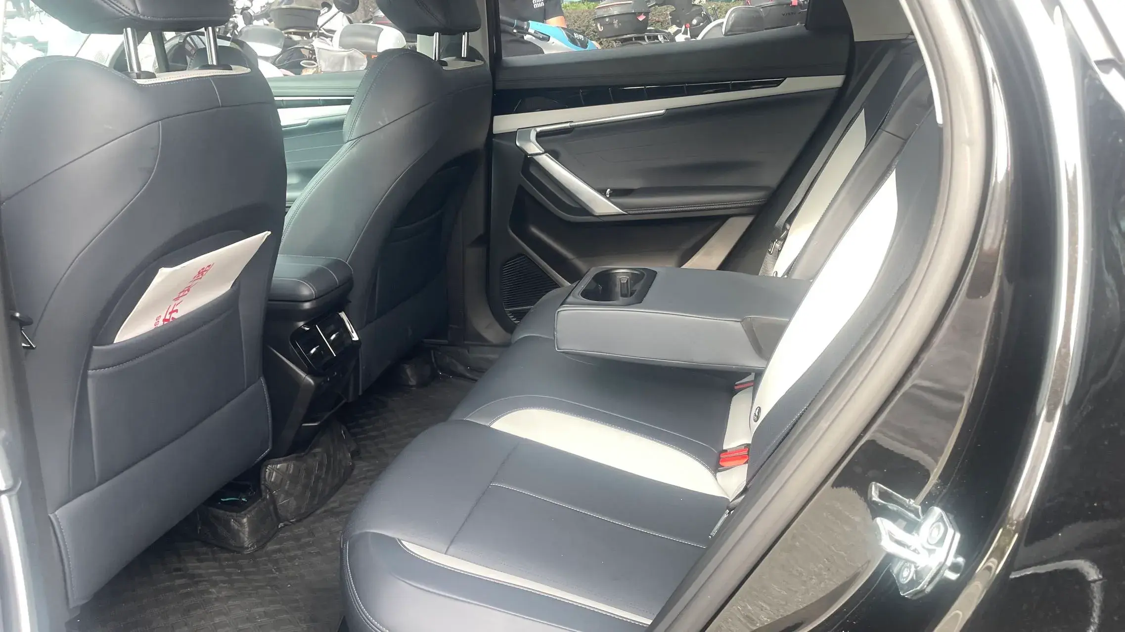 2024 GEELY STARRAY thumbnail 3