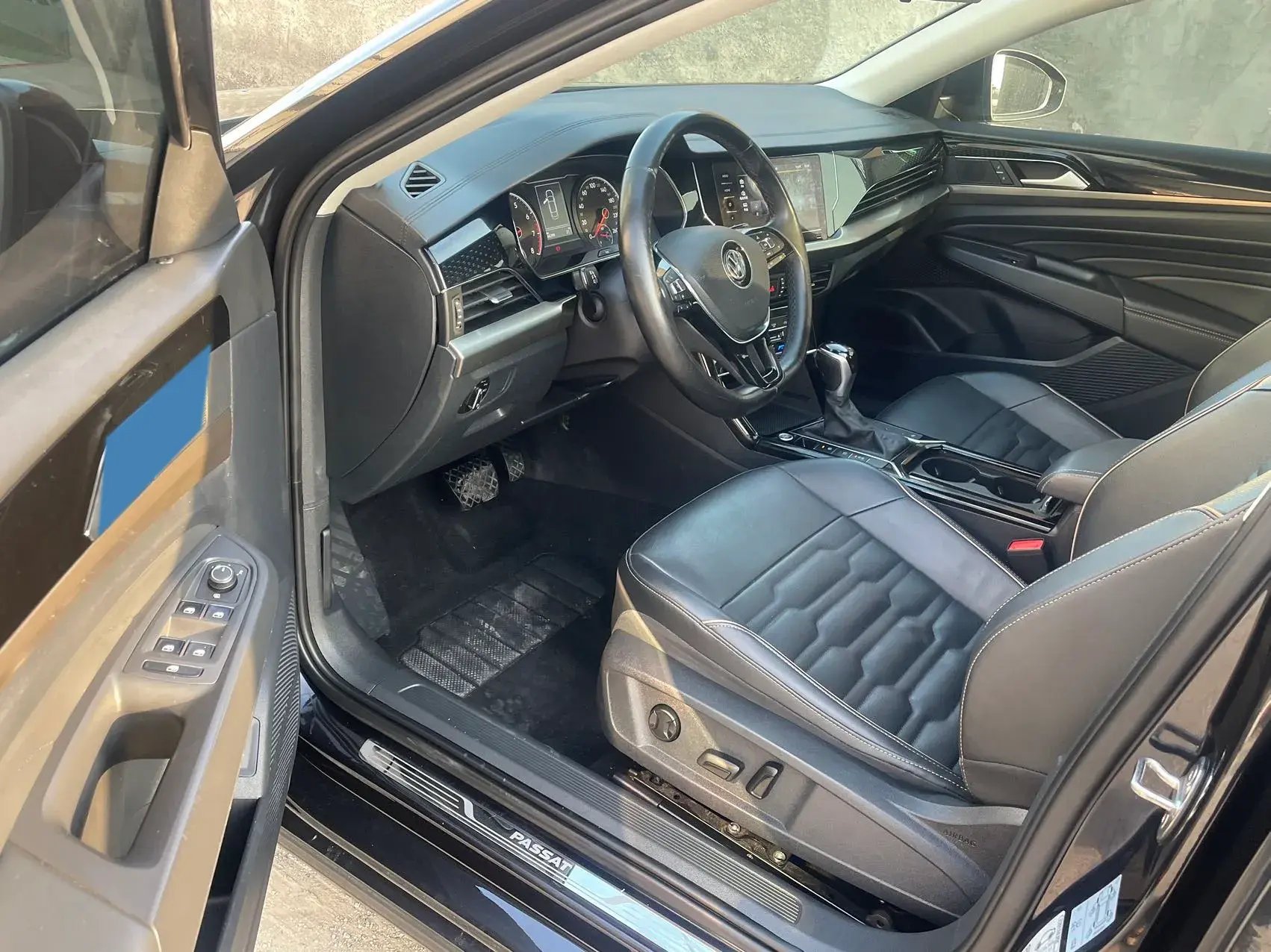 2020 VOLKSWAGEN PASSAT thumbnail 4