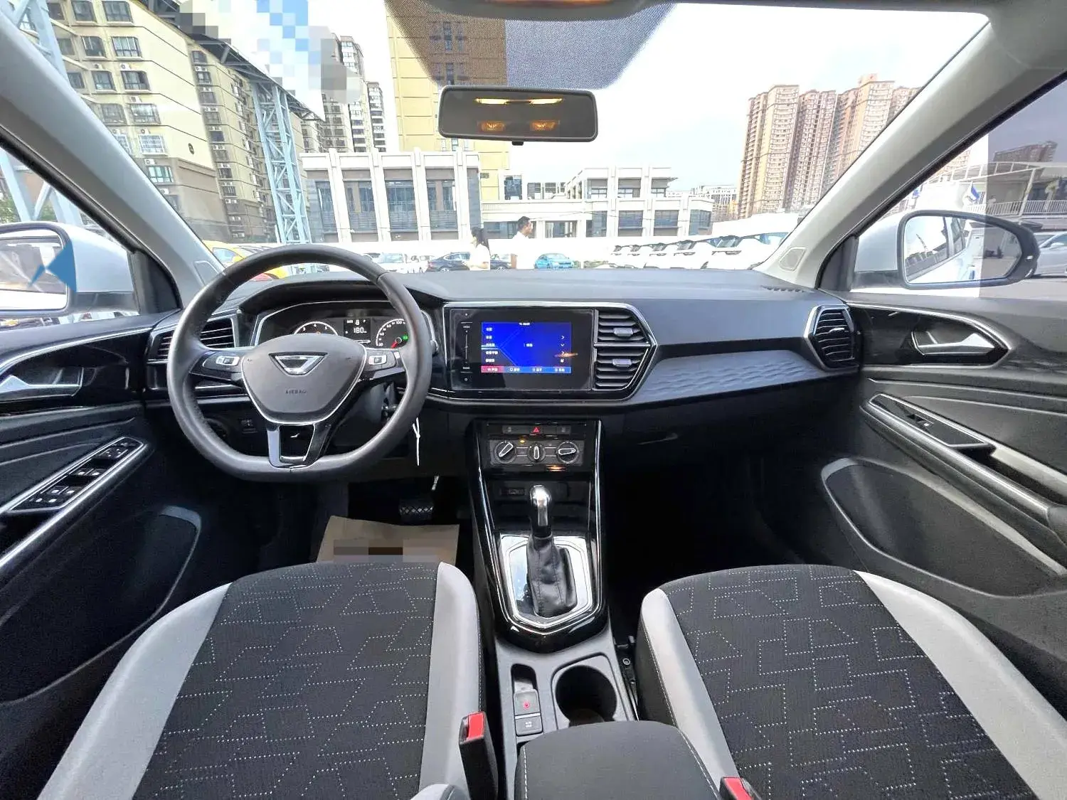 2023 JETTA VS5 thumbnail 4