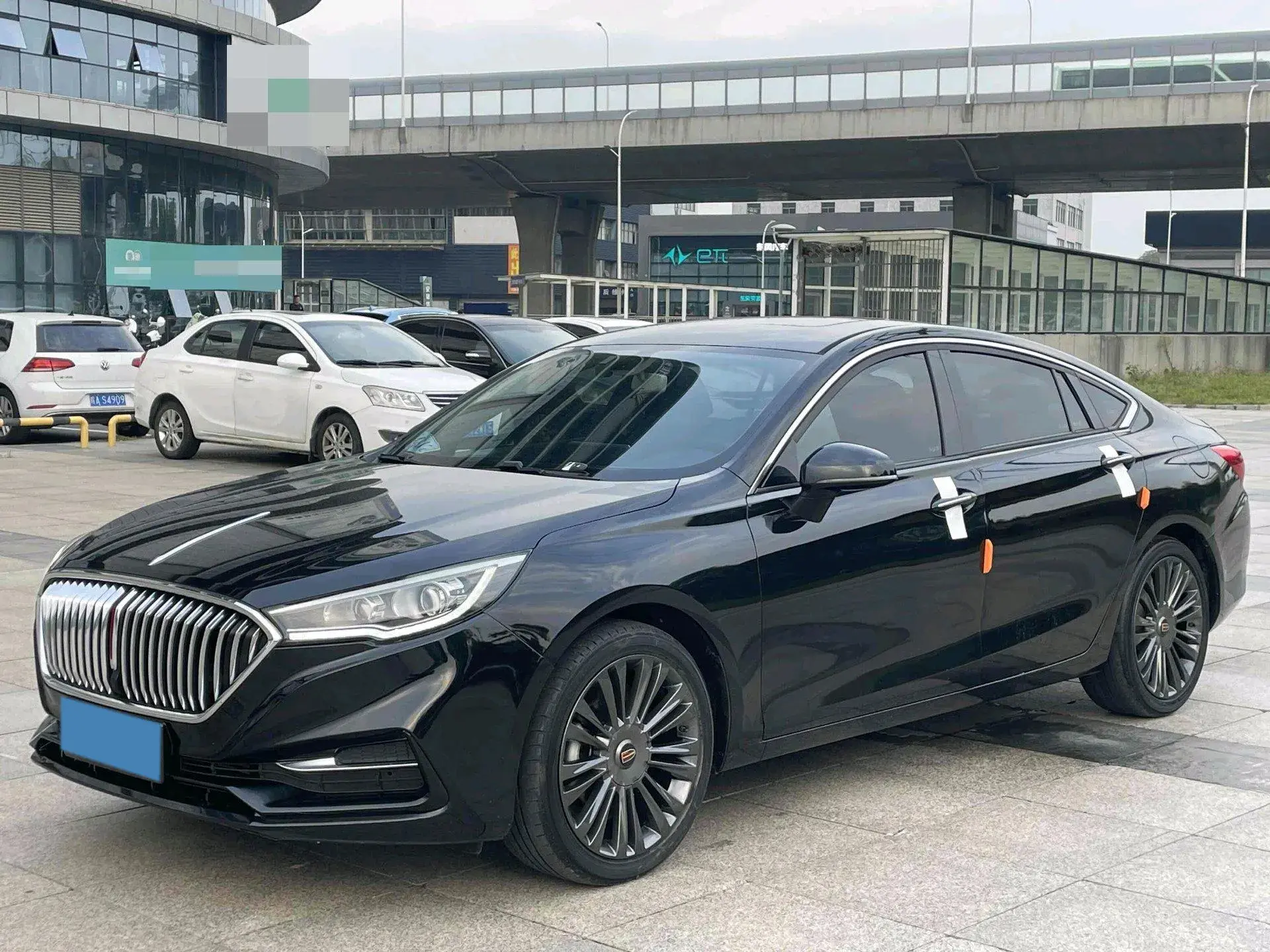 2020 HONGQI H5 view 1