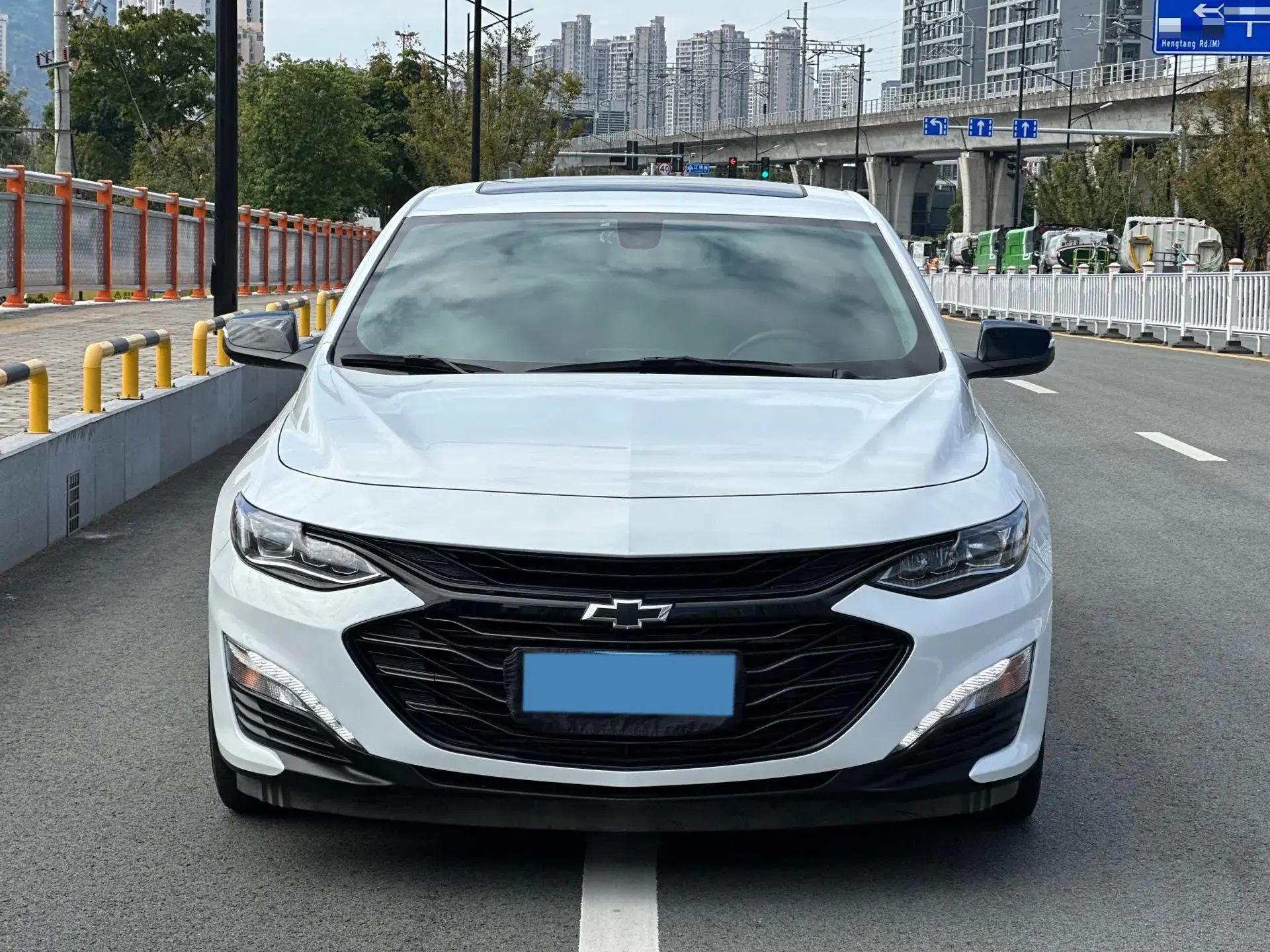 2021 CHEVROLET MALIBU thumbnail 2