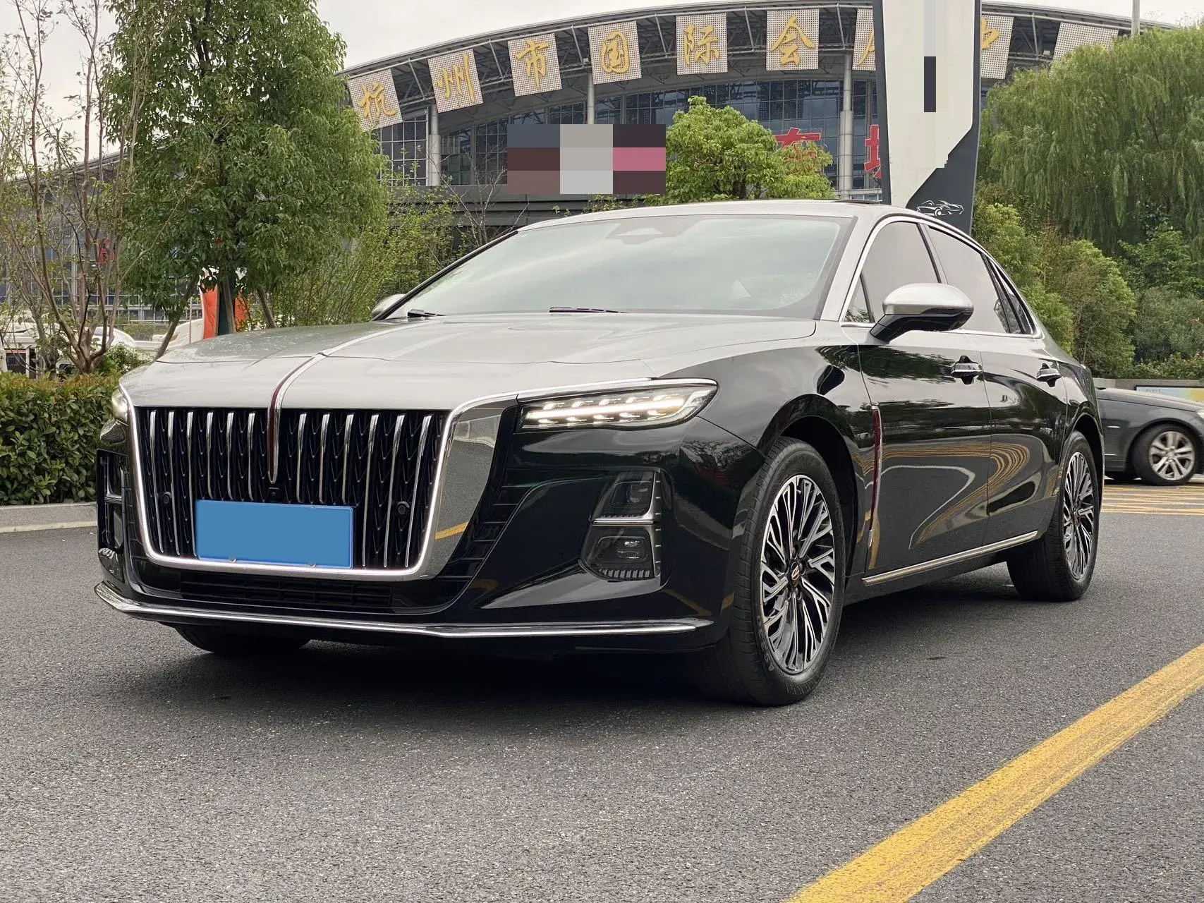 2024 HONGQI H5 view 1