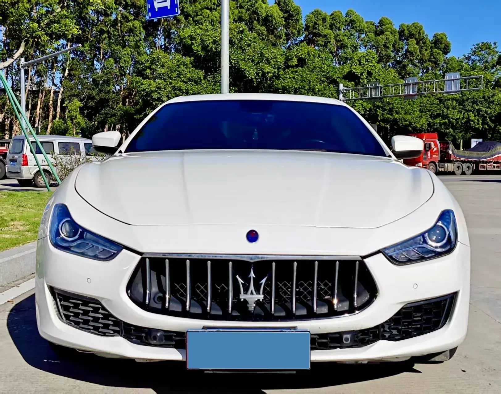 2019 MASERATI GHIBLI thumbnail 2