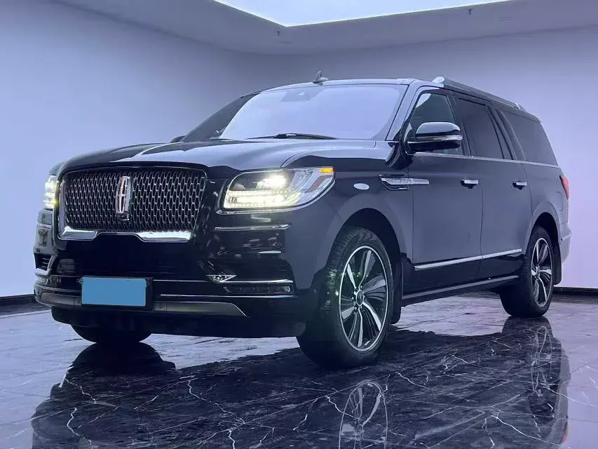 2020 LINCOLN NAVIGATOR view 1