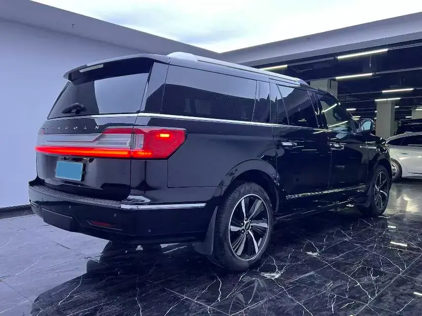 2020 LINCOLN NAVIGATOR thumbnail 4