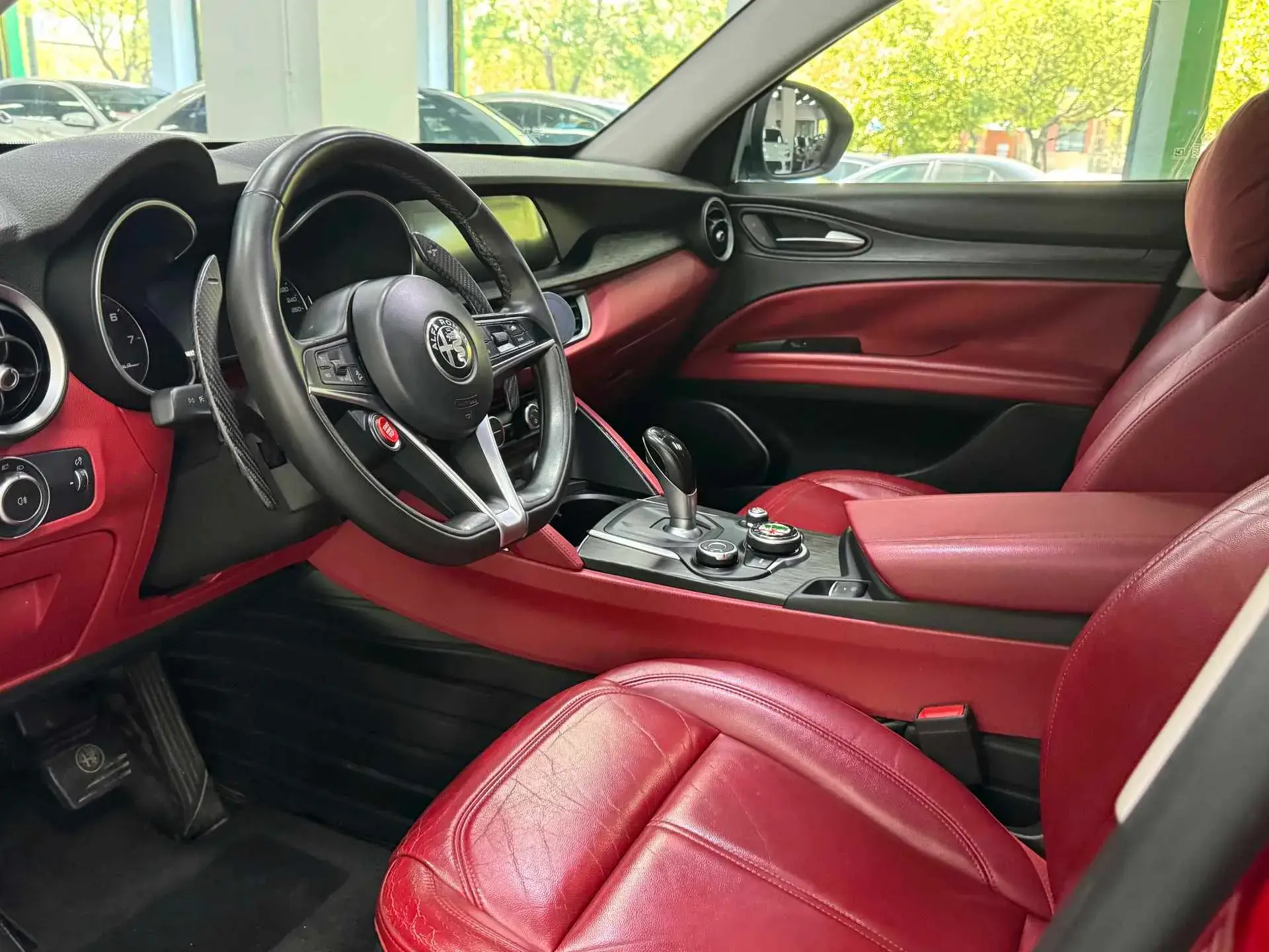 2017 ALFA ROMEO thumbnail 4