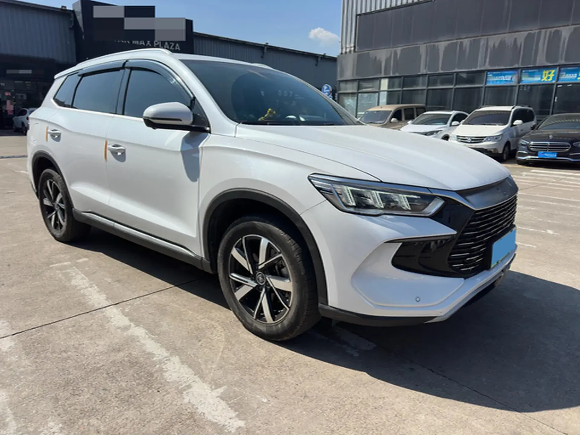 2023 BYD SONG thumbnail 3