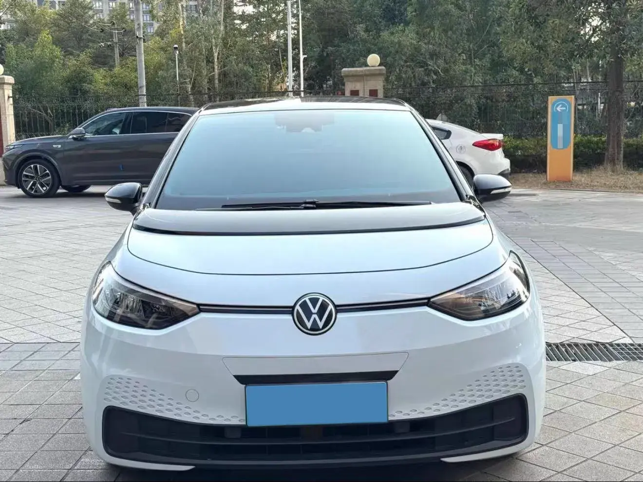 2023 VOLKSWAGEN ID.3 thumbnail 2