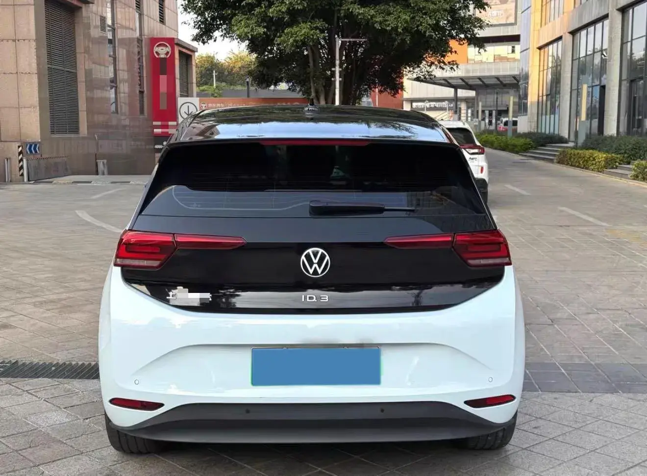 2023 VOLKSWAGEN ID.3 thumbnail 4