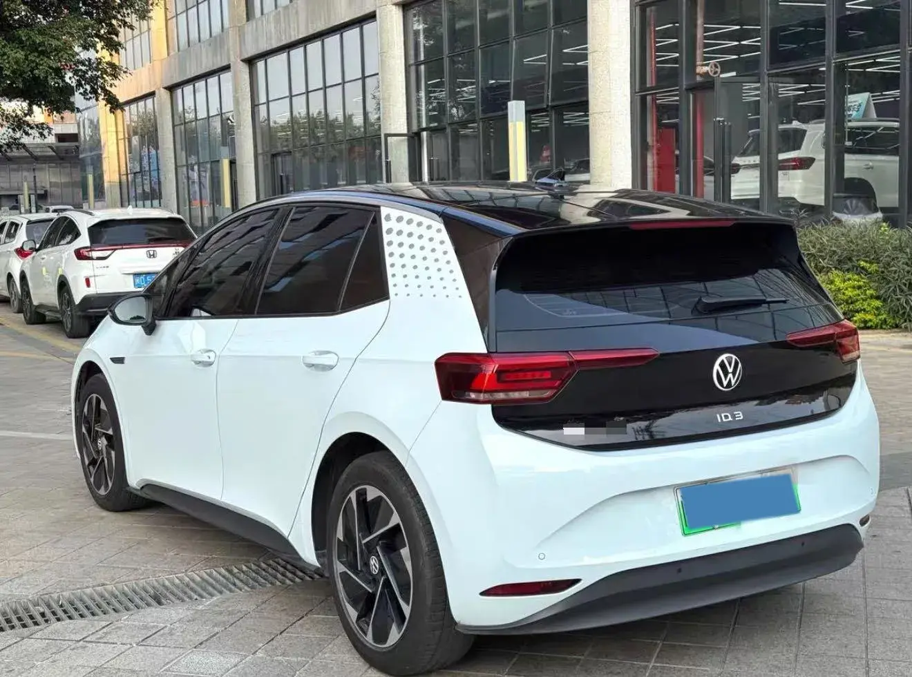 2023 VOLKSWAGEN ID.3 thumbnail 3