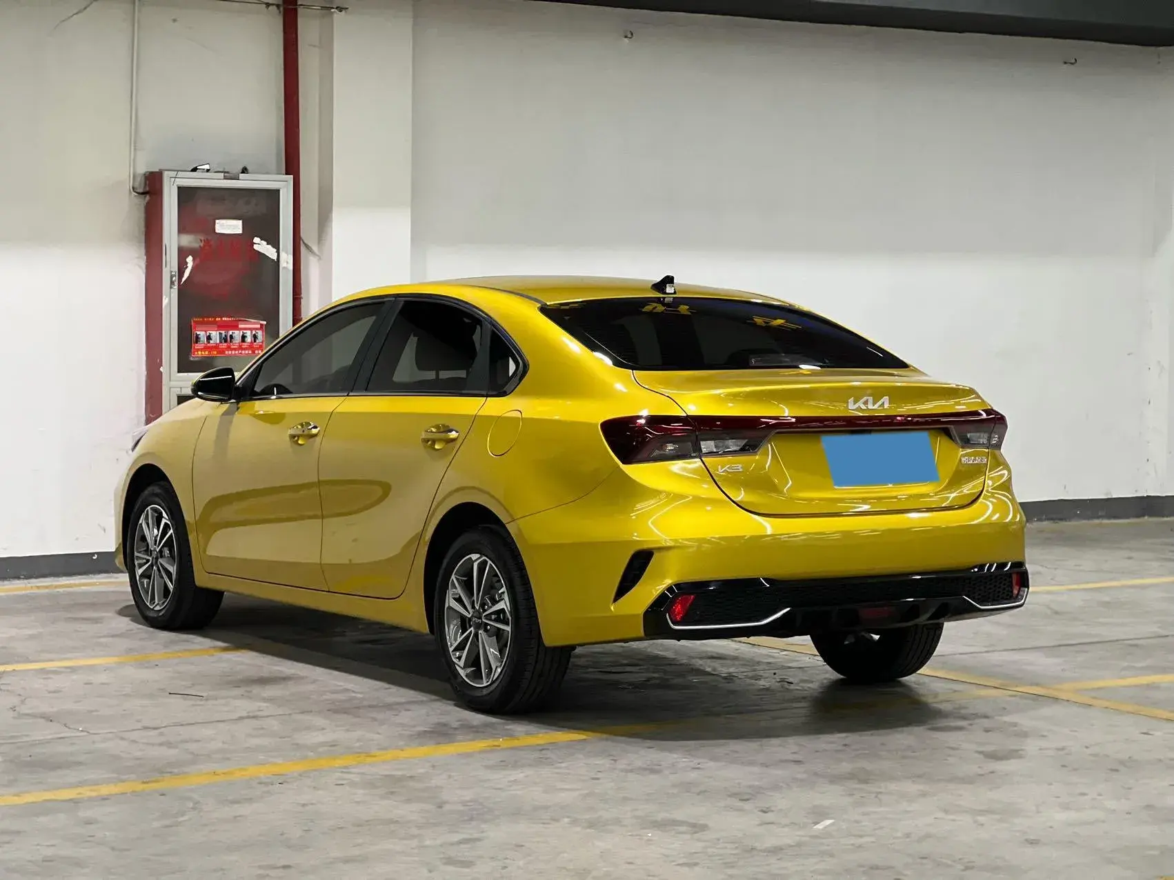 2023 KIA K3 thumbnail 2