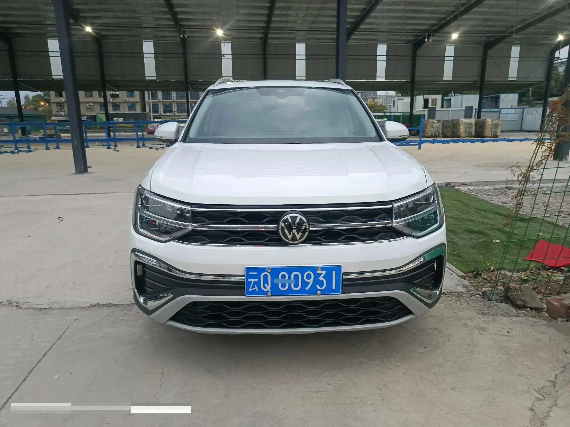 2024 VOLKSWAGEN THARU thumbnail 2