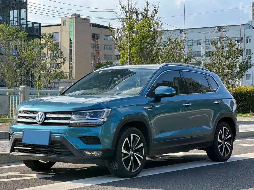 2021 VOLKSWAGEN THARU view 1