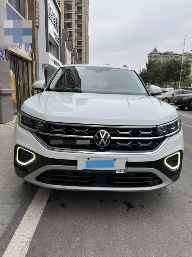 2023 VOLKSWAGEN TAYRON thumbnail 2