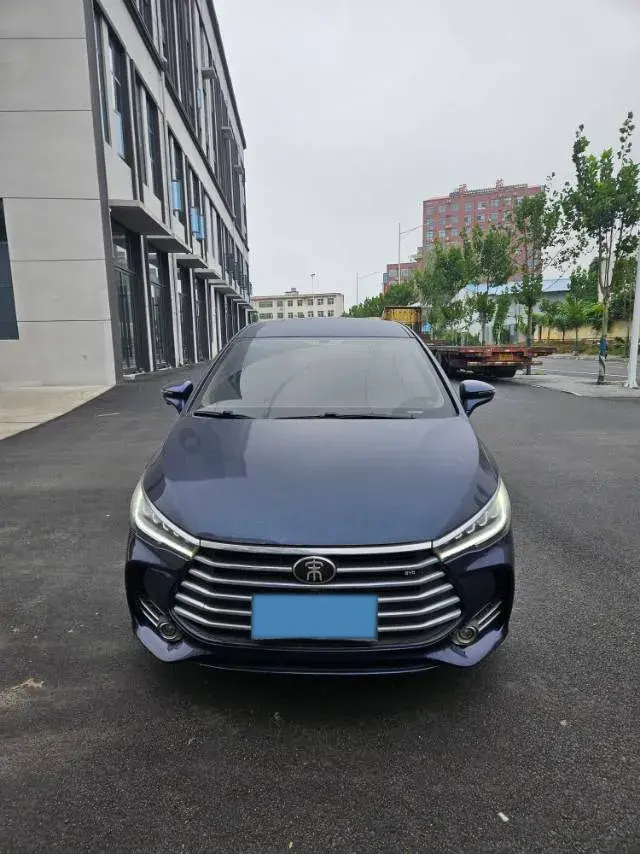 2017 BYD SONG thumbnail 2