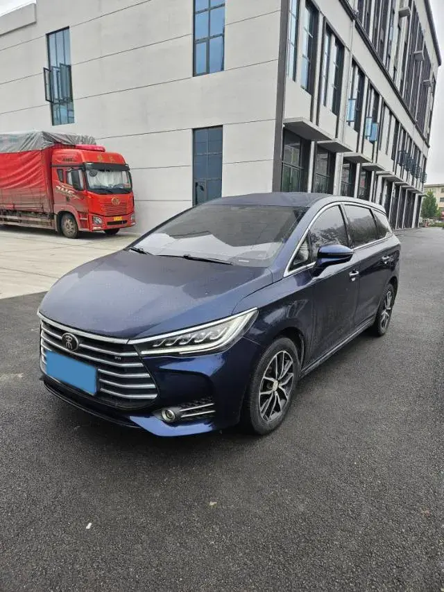 2017 BYD SONG view 1