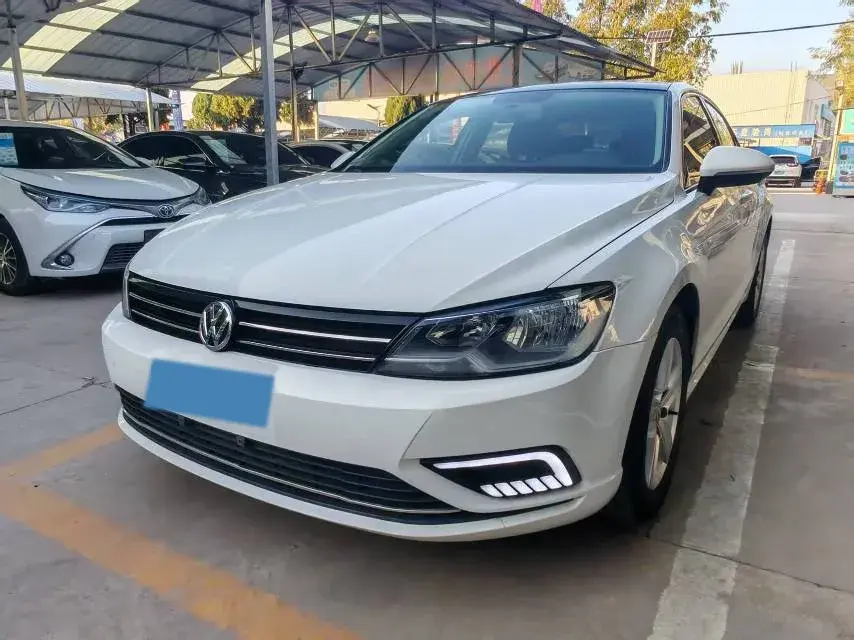 2018 VOLKSWAGEN LAMANDO view 1